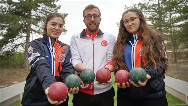 Çorum'da bocce sporcusu 3 kardeş şampiyonalara birlikte hazırlanıyor