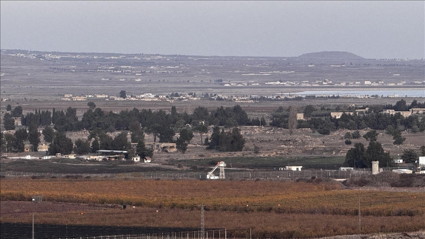 Lebanon closes six illegal border crossings with Syria
