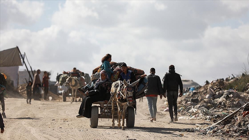 İsrail ordusu, Gazze'nin kuzeyindekilerin batıya zorunlu göçü için "tahliye emri" yayımladı