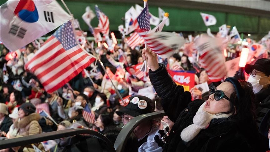 Hundreds of South Korean writers, including Nobel laureate, demand removal of impeached president