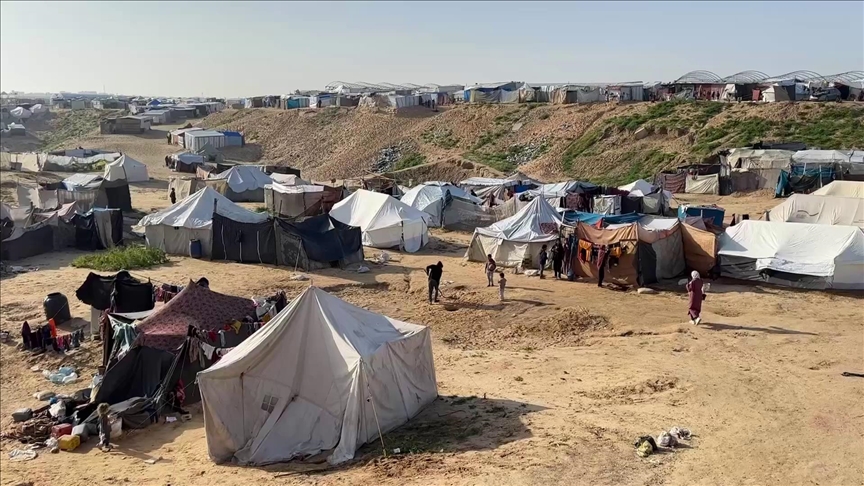 Izraeli bombardon tendat e palestinezëve të zhvendosur në Gazën jugore