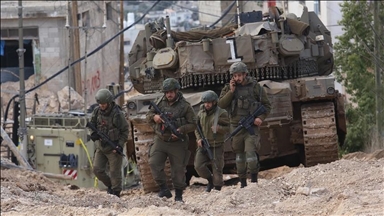 Israeli army arrests 25 more Palestinians in West Bank raids