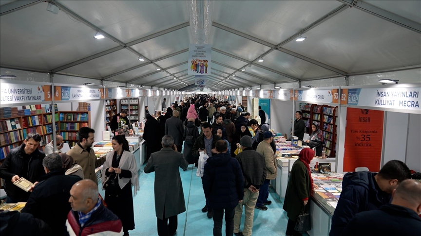 42. Türkiye Kitap ve Kültür Fuarı'nı yaklaşık yarım milyon kişi ziyaret etti
