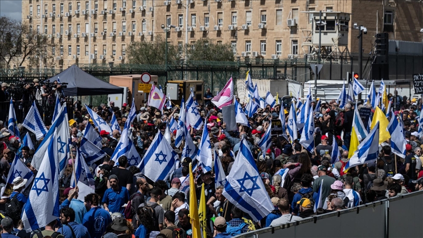 Israeli police disperse anti-government protesters outside Knesset