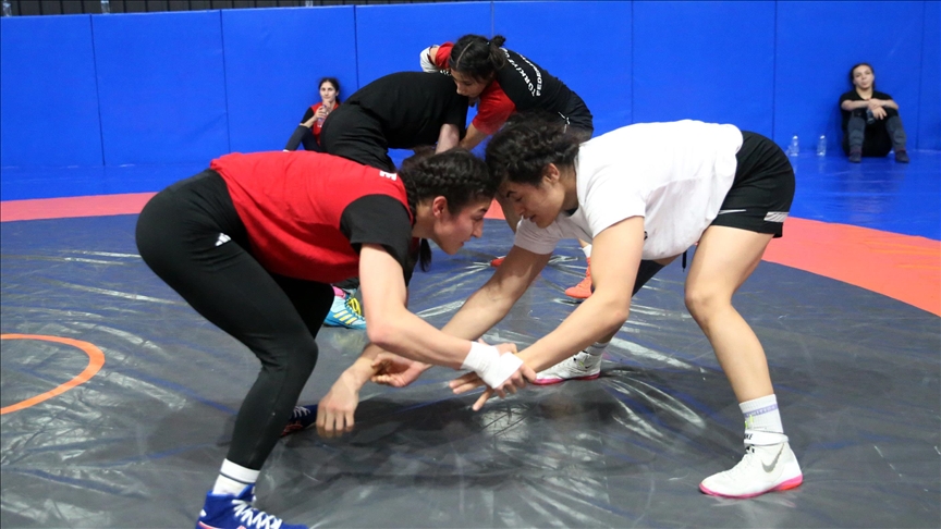 Kadın Güreş Milli Takımı'nın hedefi Avrupa şampiyonluğu