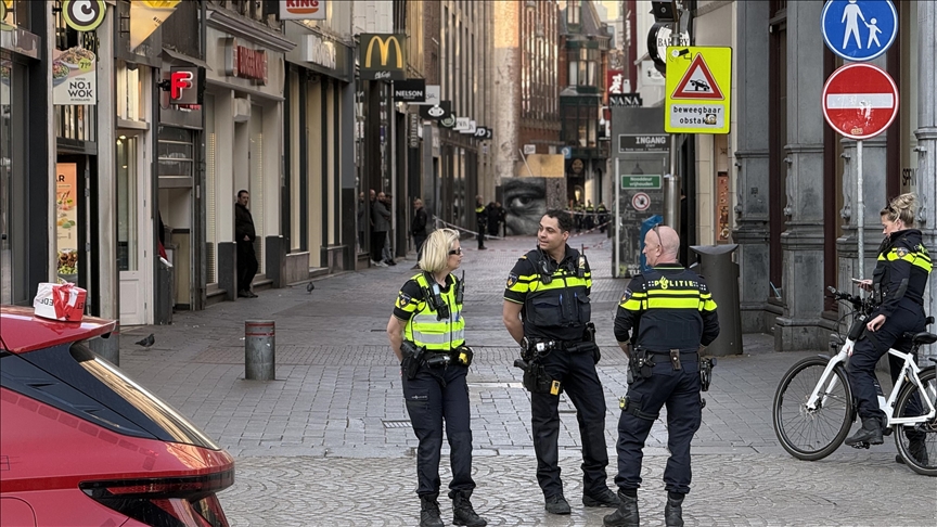 5 injured in stabbing near Amsterdam’s famous Dam Square