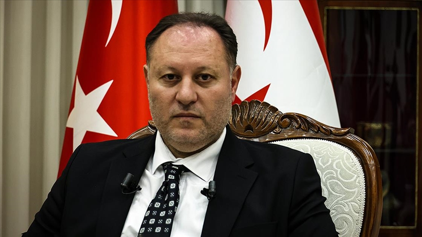 KKTC Cumhuriyet Meclisi Başkanı Öztürkler'den, Yunan askerlerinin "Kıbrıs Yunandır" sloganına tepki