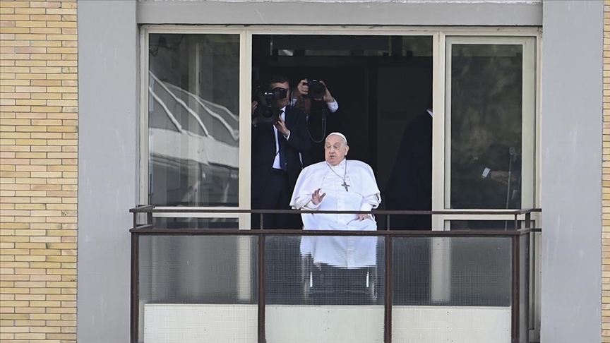 Vatikan Devlet Sekreteri Parolin, Papa'nın eskisi gibi olmasa da yönetime döneceğini söyledi