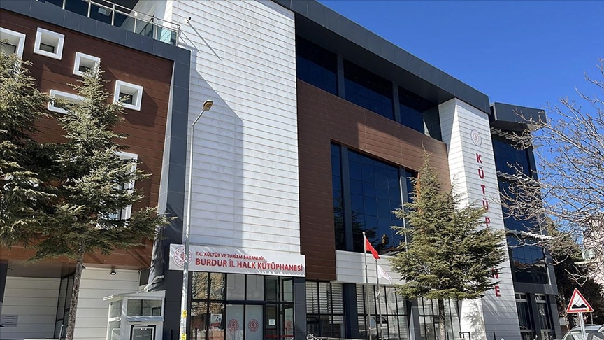 Dünyanın en iyi 7 kütüphanesi arasına giren Burdur Halk Kütüphanesi yenilikçi çalışmalarını sürdürecek