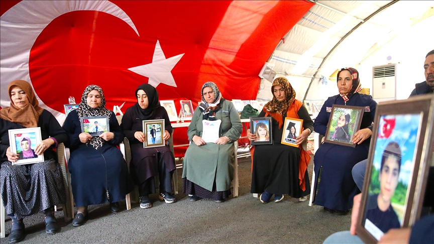 Diyarbakır anneleri Ramazan Bayramı'nda evlatlarına kavuşmak istiyor