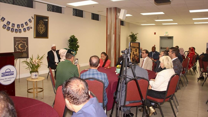 Türk Amerikan Diyanet Vakfı'nın Los Angeles'taki iftarı, Müslüman toplumu liderlerini buluşturdu