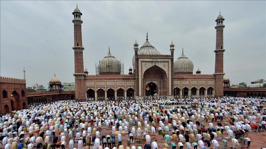 L'Inde interdit les prières dans la plus grande mosquée du Cachemire