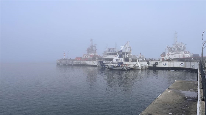 Çanakkale Boğazı sisin etkisini kaybetmesiyle transit geçişlere açıldı