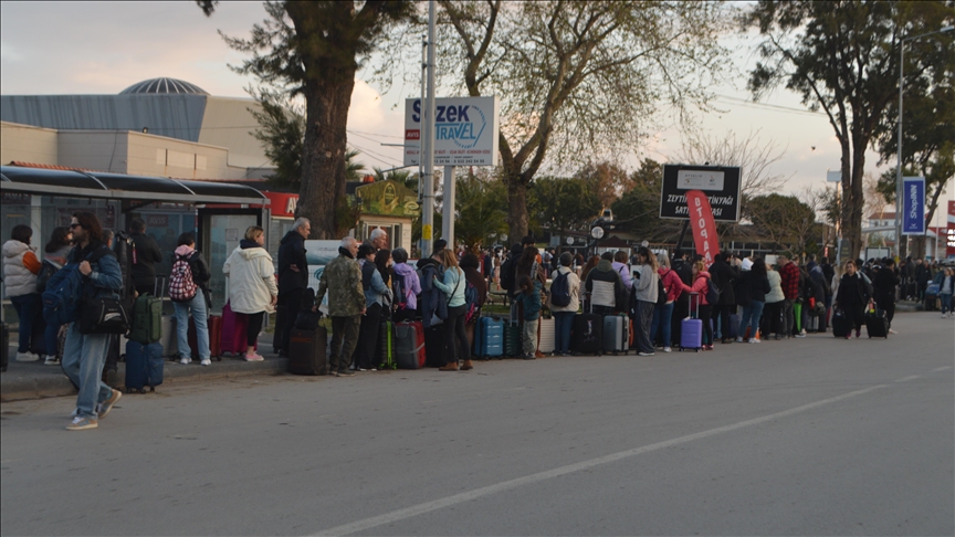 Ramazan Bayram tatilinde Ayvalık'tan Midilli Adası'na geçişlerde yoğunluk yaşanıyor