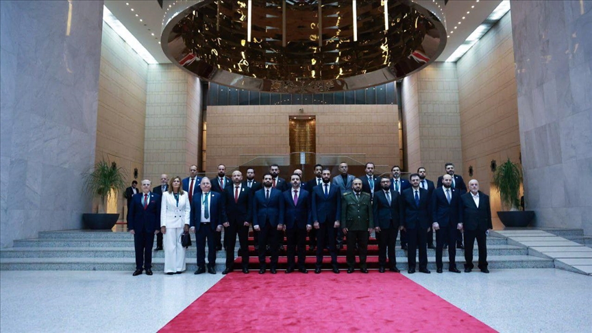 الحكومة السورية الجديدة بين الآمال والتطلعات (إطار)