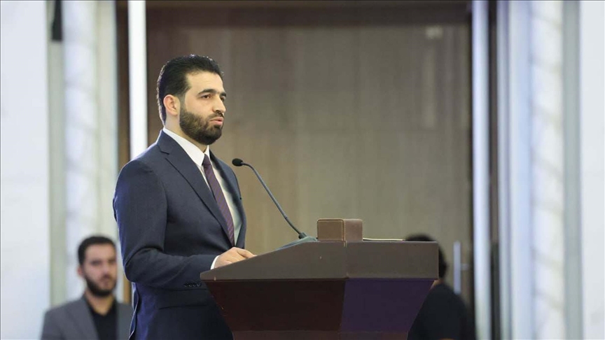 أنس خطاب.. من ظل الاستخبارات إلى واجهة داخلية سوريا (بروفايل)