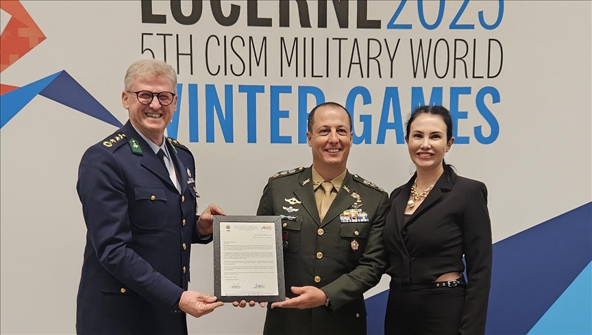 A5 Defense Magazine presents environmentally friendly certificates to heads of 43 delegations in CISM
