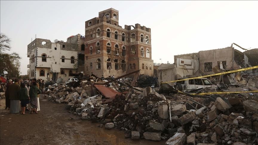 US airstrikes on Yemeni capital kill 1, injure 5, say Houthis US airstrikes on Yemeni capital kill 1, injure 5, say Houthis