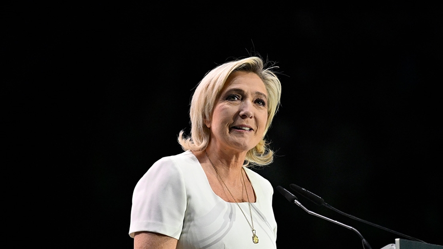 Fransa'da aşırı sağcı Le Pen, cumhurbaşkanlığı adaylığını engelleyebilecek davada yolsuzlukla yargılanıyor