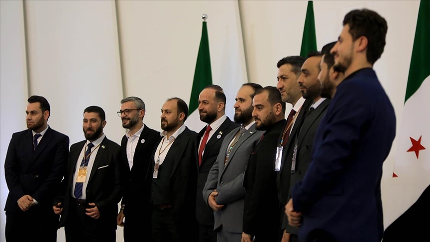 Suriye'de Cumhurbaşkanı Şara'nın ilk kabinesi açıklandı