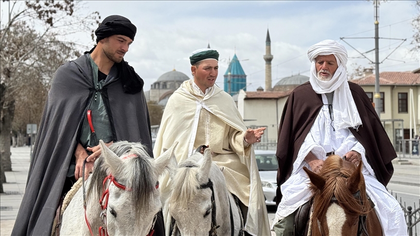 تركيا.. قونيا ترحب بحجاج إسبان يقصدون مكة على صهوة الخيل
