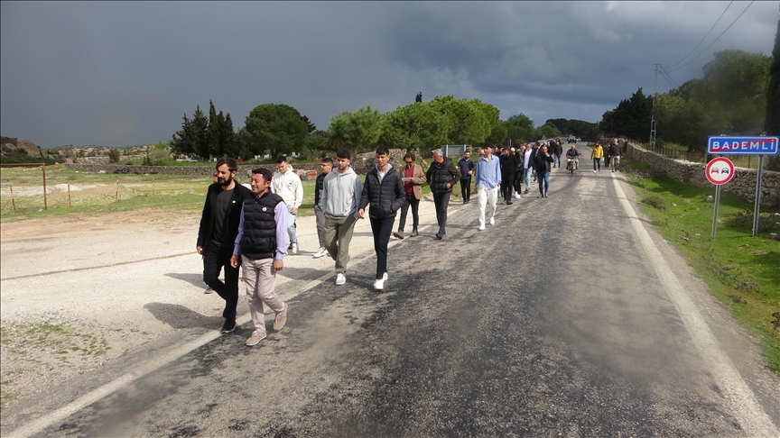 Çanakkale'de iki köy arasındaki bayramlaşma geleneği asırlardır sürüyor
