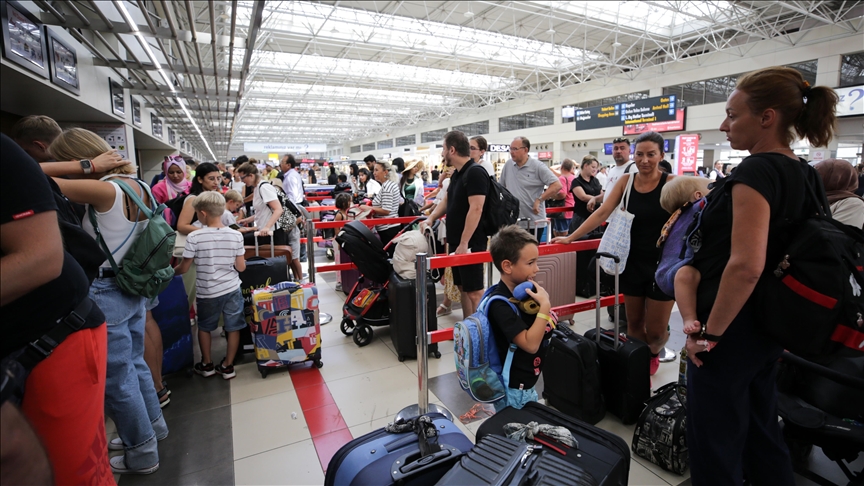Global air passenger traffic climbs in February, says IATA