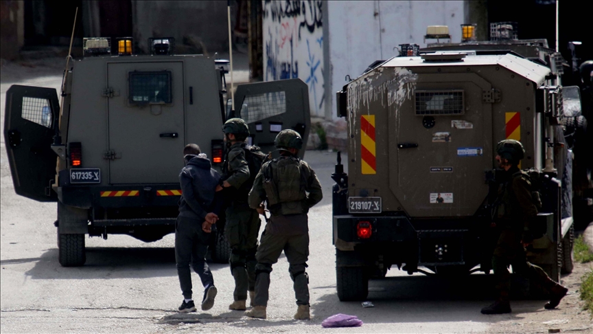 Israeli army claims it discovered explosives lab, arrests Palestinians in West Bank