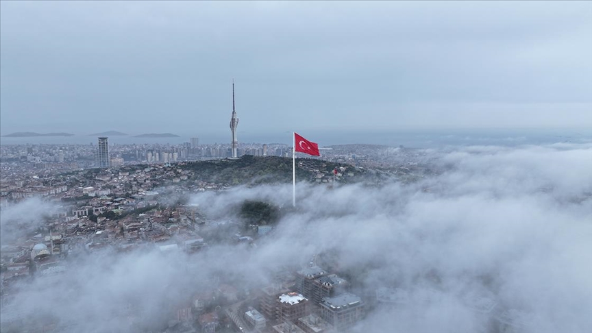 İstanbul'da bazı bölgelerde sis etkili oluyor