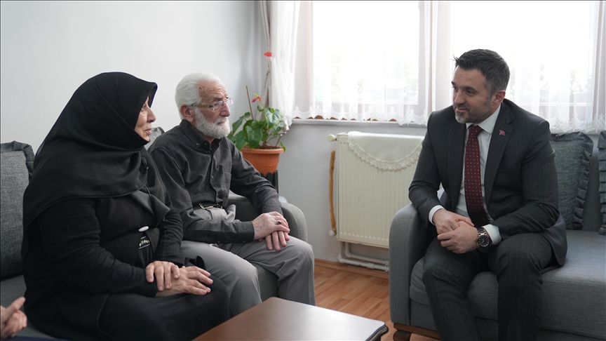 "Kırk Yıllık Hatır Bir Satır" projesiyle uzun soluklu evliliklerin sırrı gençlerle buluşuyor