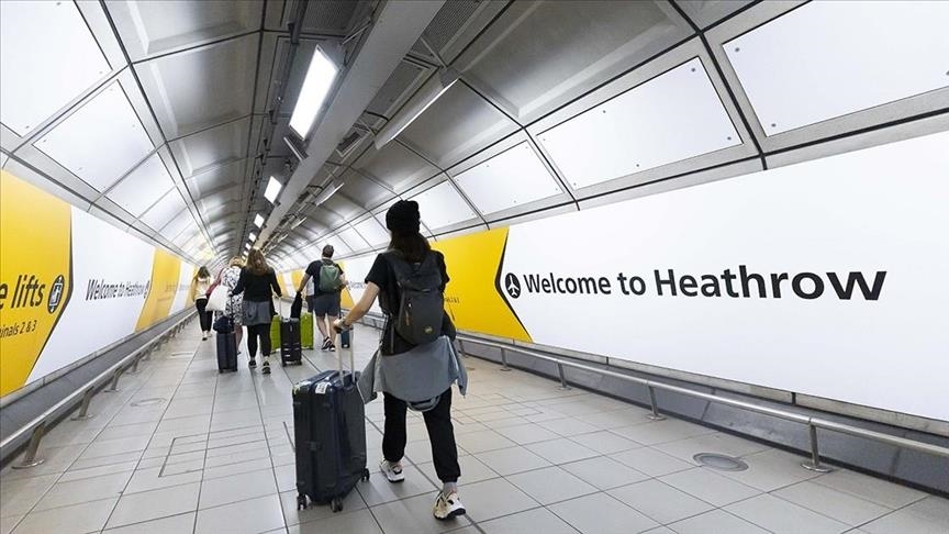 Le Royaume-Uni impose un permis d'entrée en ligne pour les visiteurs européens
