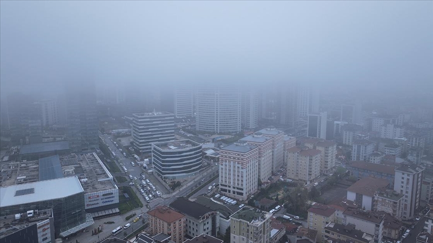 İstanbul'un bazı bölgelerinde sis etkili oldu
