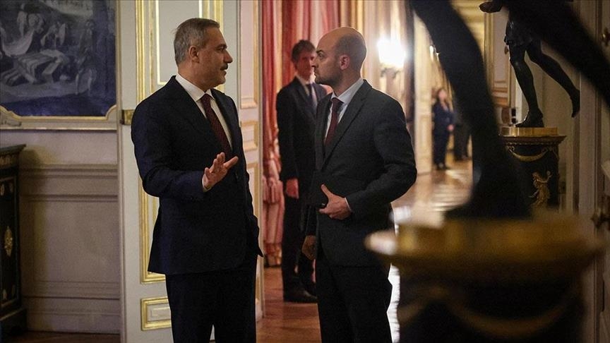 Turkish foreign minister meets his French counterpart in Paris