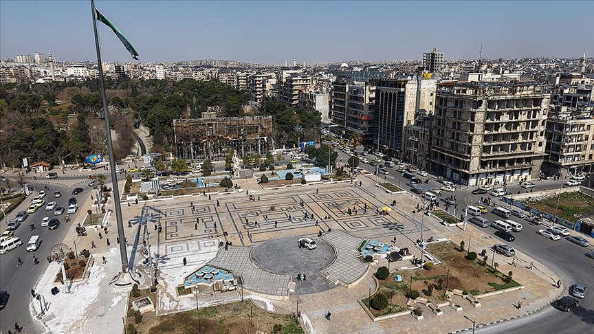 Suriyeli yetkili, PKK/YPG'nin Halep'ten çekileceğini, bazı unsurlarının İçişleri Bakanlığına bağlanacağını belirtti