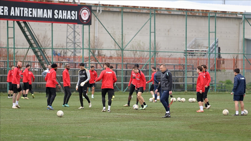 Ahlatcı Çorum FK, Esenler Erokspor maçının hazırlıklarını sürdürdü