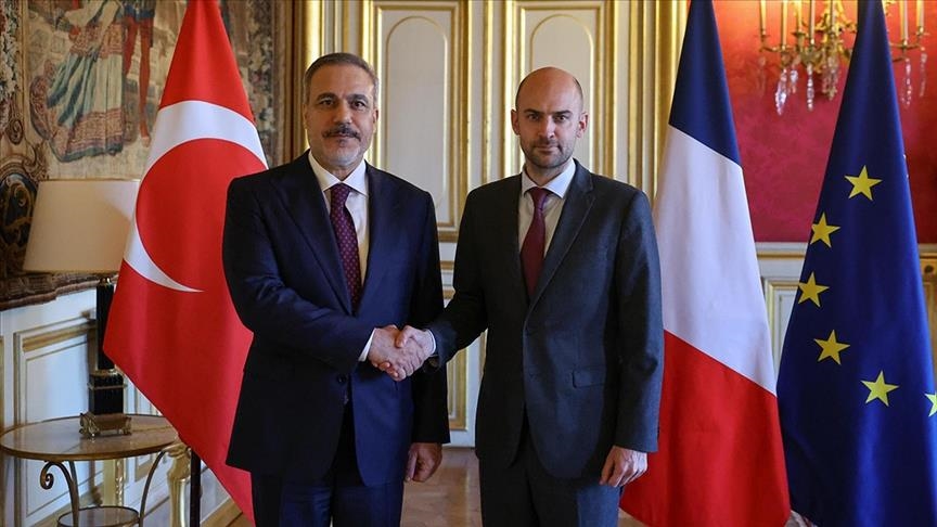Turkish, French foreign ministers discuss bilateral, regional issues