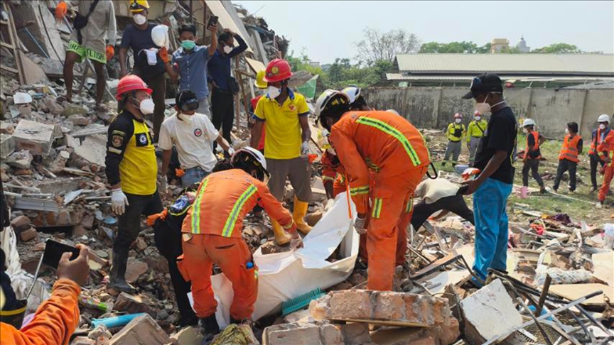 Myanmar'da yaklaşan muson sezonu, depremzedeler için tehlike arz ediyor