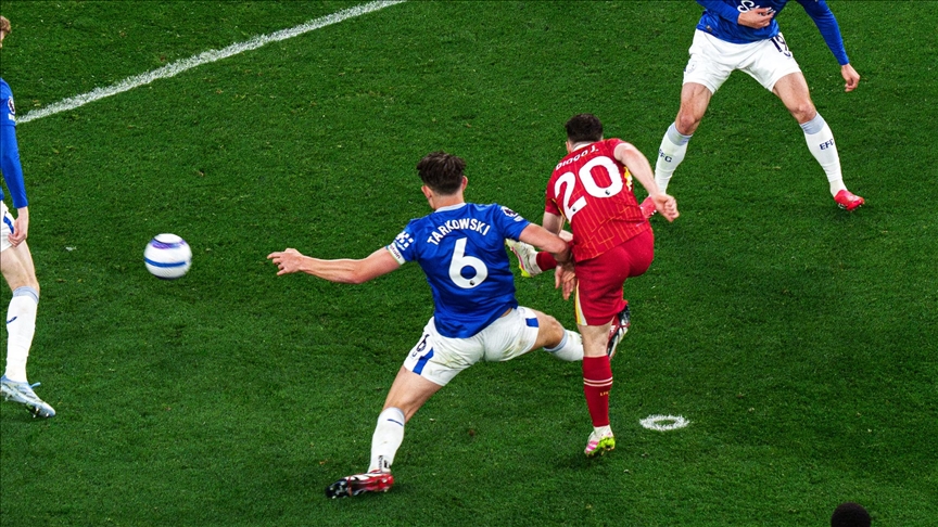 قدم.. ليفربول يفوز بصعوبة على إيفرتون ويقترب من لقب الدوري الإنجليزي