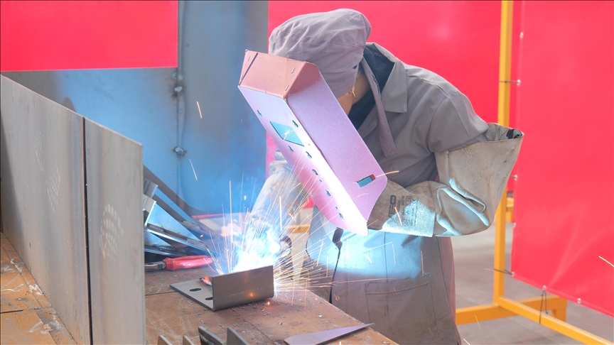 Çorum'da metali kadın kaynakçılar şekillendirecek