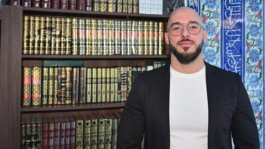 "علاج كل الهموم".. وصفة إيمانية من طاه إيطالي اعتنق الإسلام (تقرير)