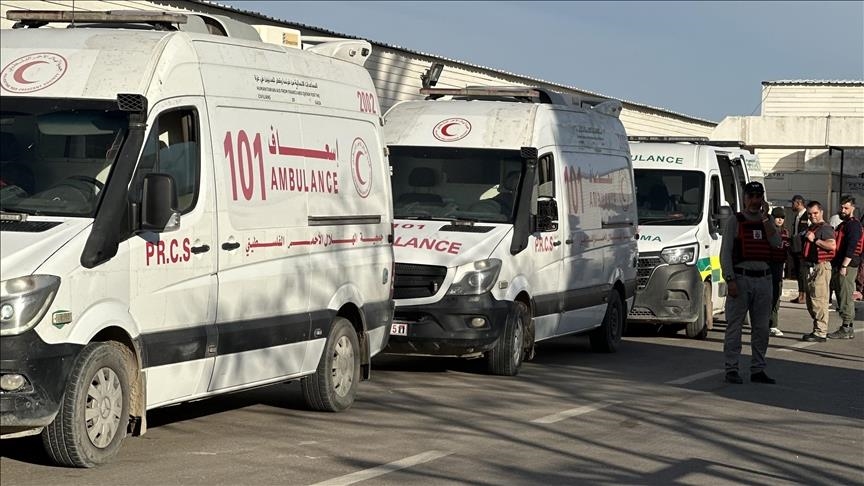 حكومة غزة: إسرائيل أعدمت بوحشية الطواقم الطبية والدفاع المدني برفح 