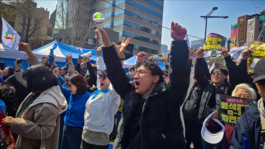South Korea's main opposition party demands snap presidential election date