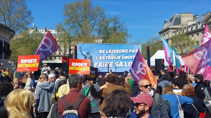 Manifestation de la France insoumise à Paris : mobilisation contre l'extrême droite