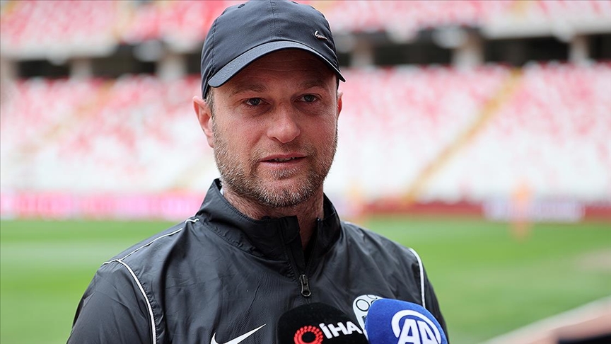 Slovenya Kadın Futbol Takımı Teknik Direktörü Kolman: B grubunda kalıcı olmak istiyoruz, grupta iyi gidiyoruz