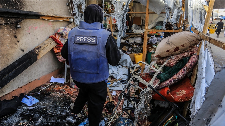 İsrail ordusu Gazze'de gazetecilerin kaldığı çadıra saldırı düzenledi