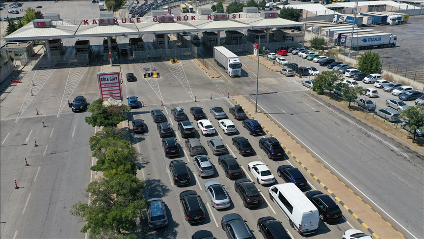 Edirne'deki sınır kapılarından bayram tatili boyunca 404 bin 680 yolcu geçti