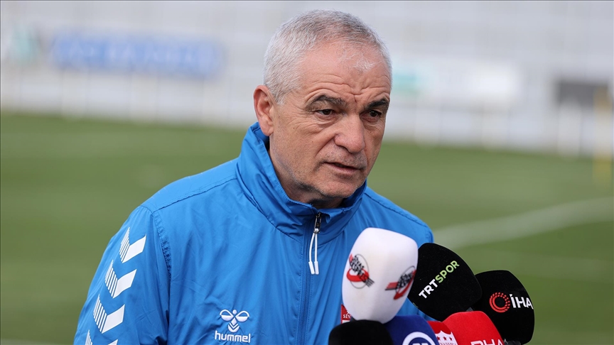 Sivasspor teknik direktörü Rıza Çalımbay: Bizim için her maç bir final maçı