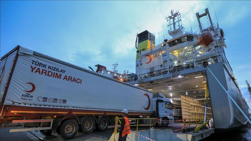 Турецкий Полумесяц сообщил о скоплении 700 фур с гумпомощью у КПП «Рафах» 