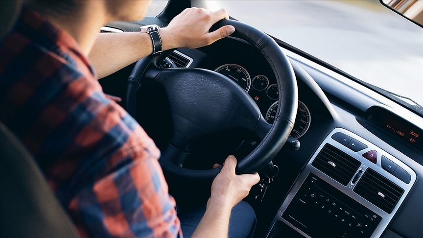 Emniyetten uzun yol sürücülerine "yol hipnozu" uyarısı