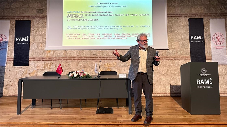 Rami Kütüphanesi'nde ahşap restorasyonu konuşuldu